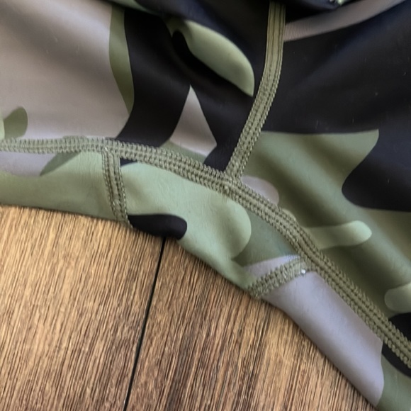 ZYIA Active 7/8 camo legging - Picture 6 of 7